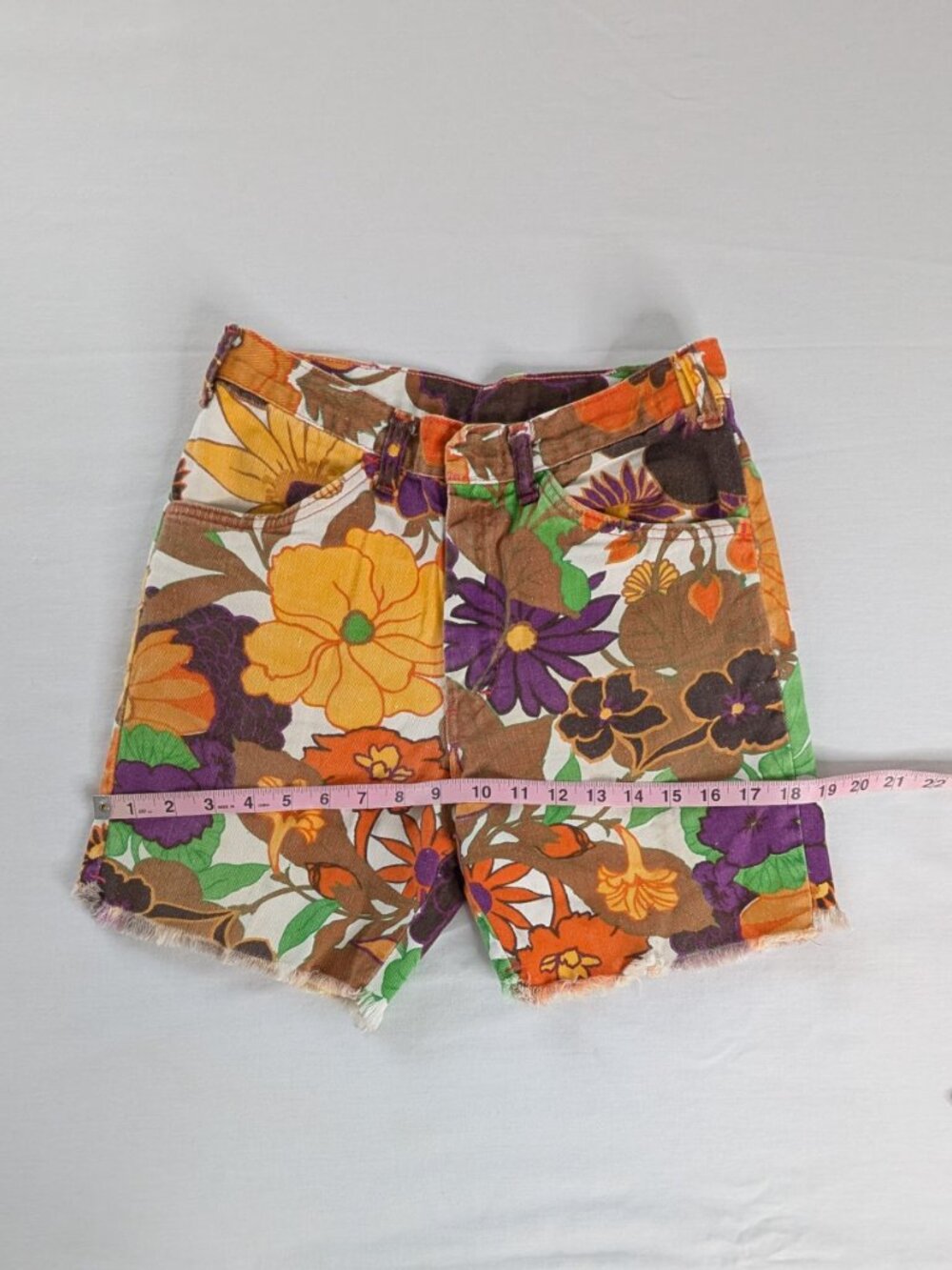 VTG Brown Yellow Floral 70s Raw Hem Cutoffs Jean Shorts - Picture 4 of 7